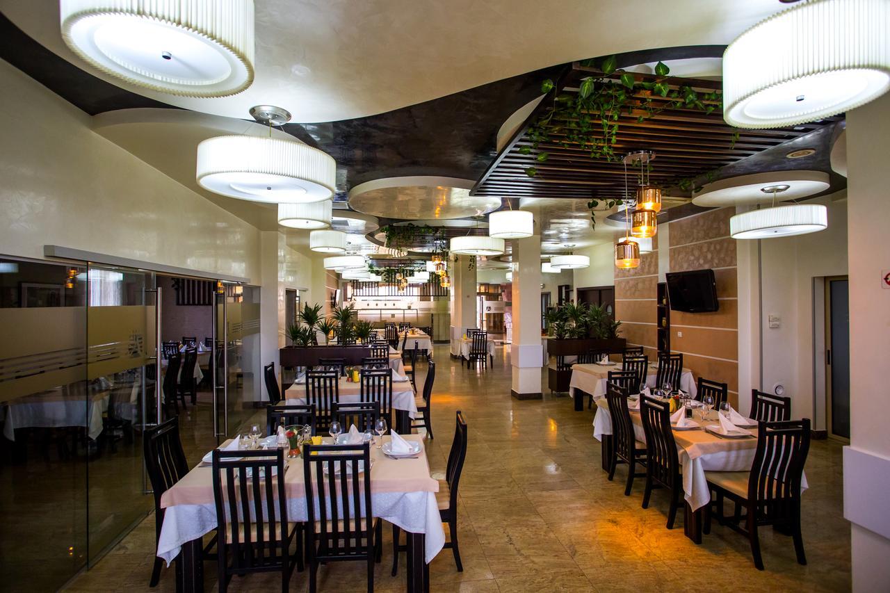 Hotel Grandis Apulum Mioveni Экстерьер фото